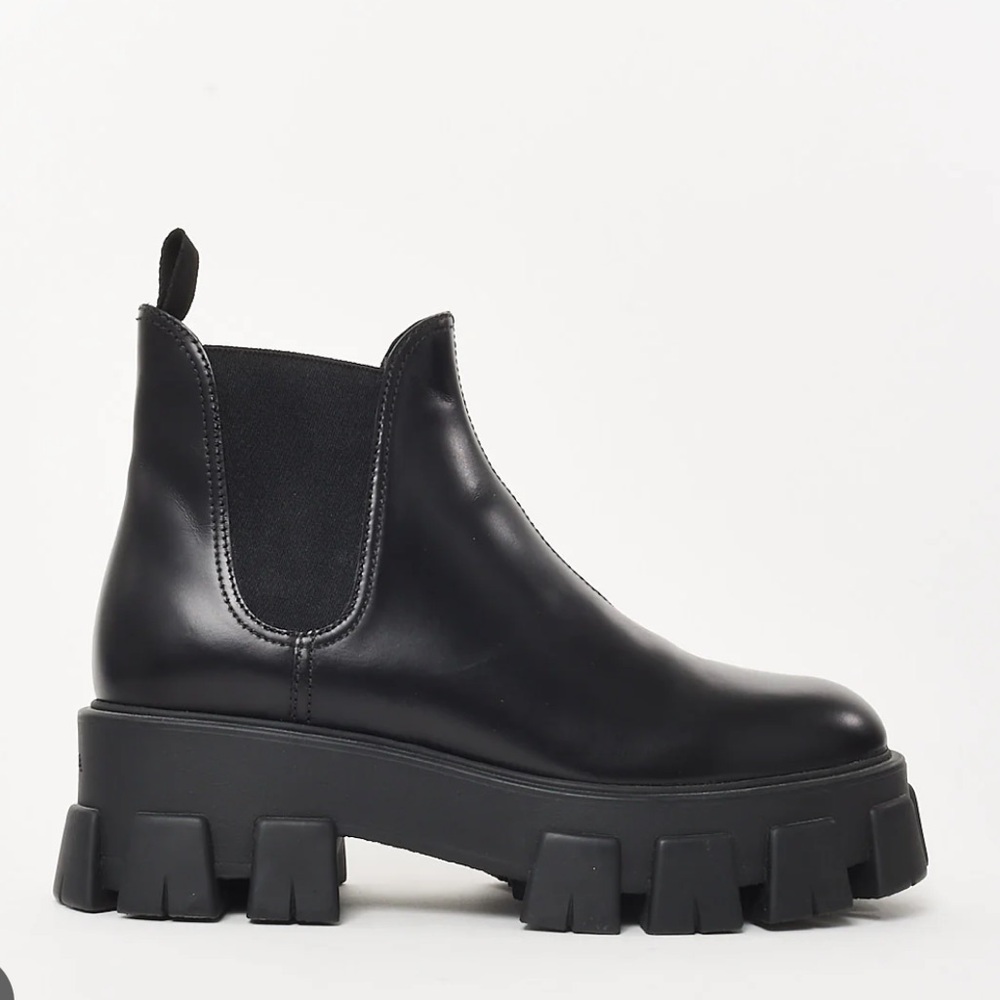 PRADA Monolith Lug Sole Chelsea Boots Sz 39 EUC